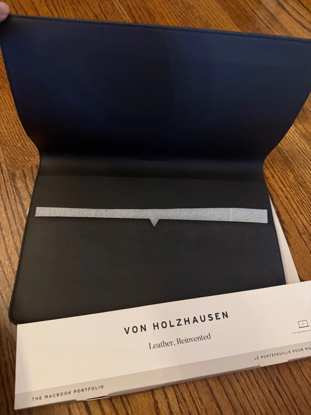 VAN HOLZHAUSEN The MacBook Portfolio Vegan Leather Case ~ New